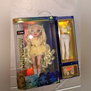 Rainbow High Doll Delilah Fields with Accessories-New